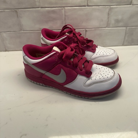 Nike Dunk Low Rave Pink Women’s Size 7 Magenta Y2K Colorful - Picture 2 of 10